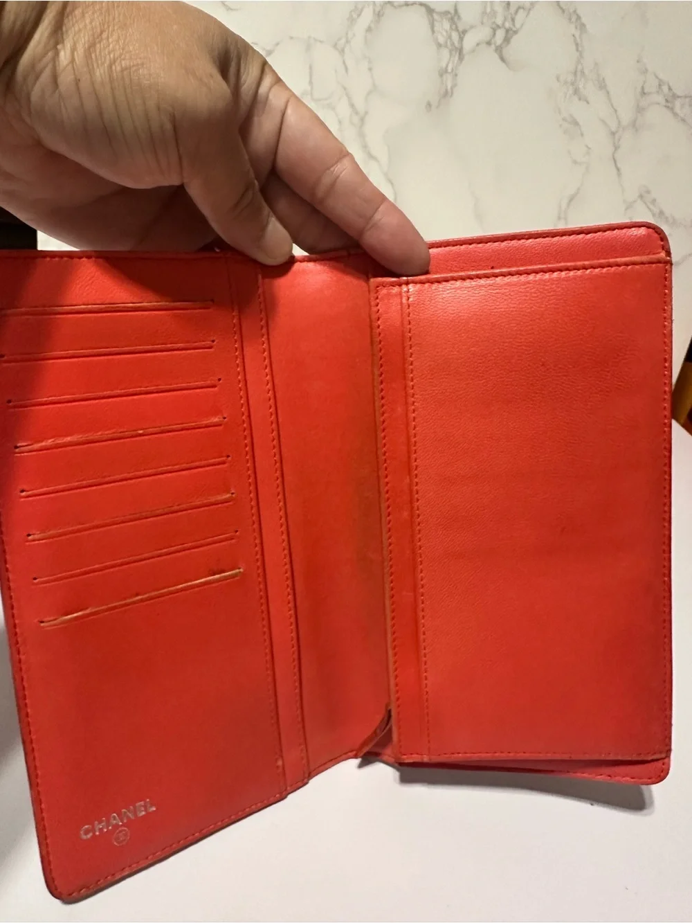 CHANEL❤️🌟RED CAMELLIA EMBOSSED WALLET⭐️